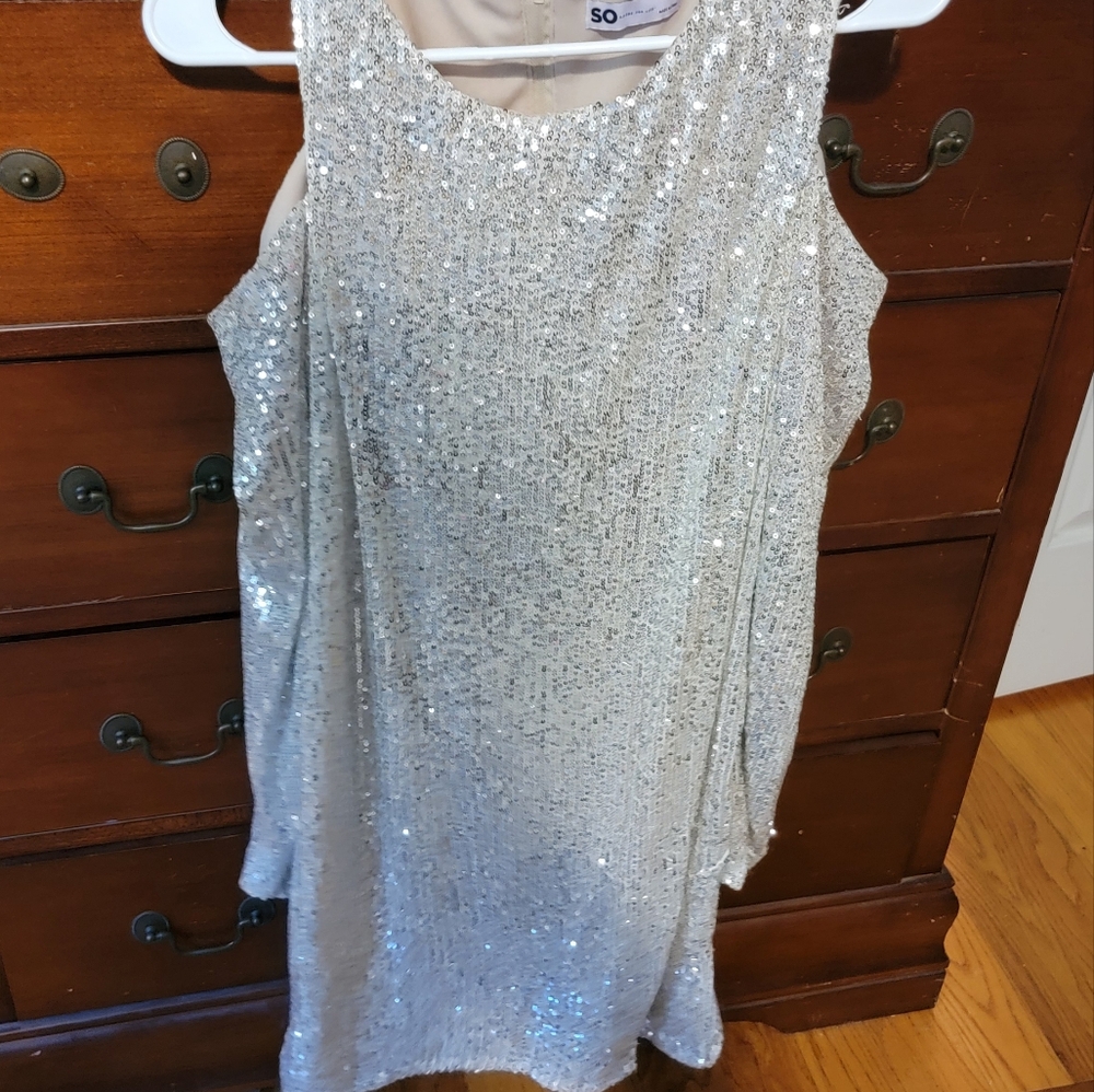 SO Sequin Bare Shoulder Long Sleeve Dress